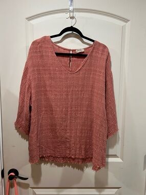 GiGiO Textured Fringe Blouse in Rose Clay